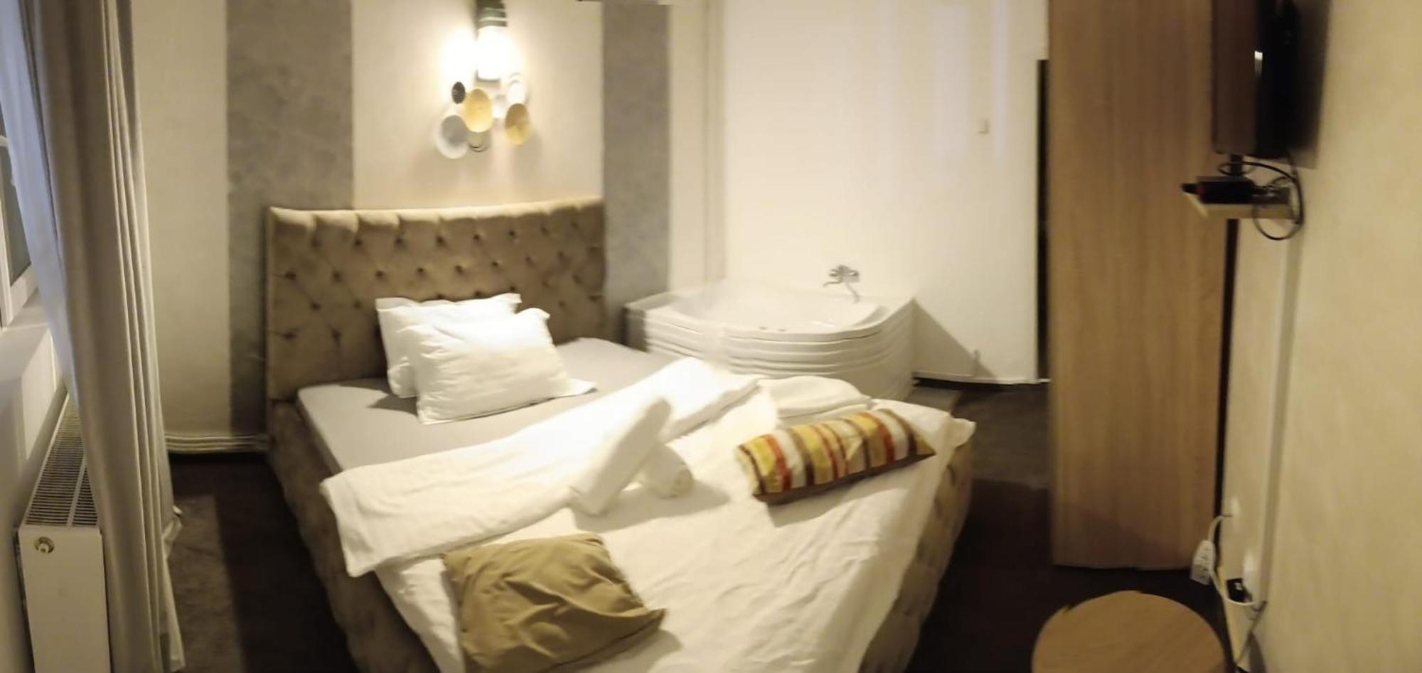 Hotel La Protap Călimăneşti Exteriér fotografie